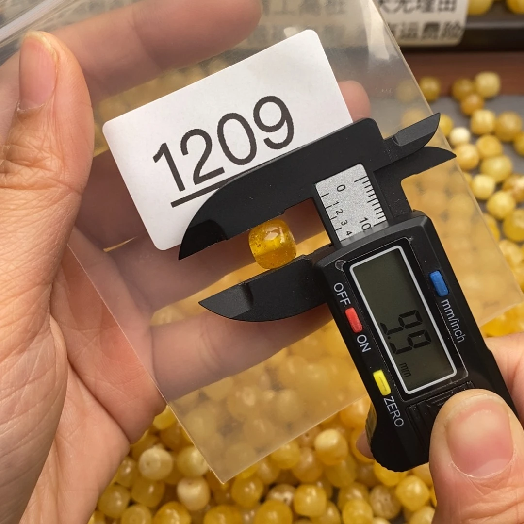 蜜蜡珠宝奇石未镶嵌