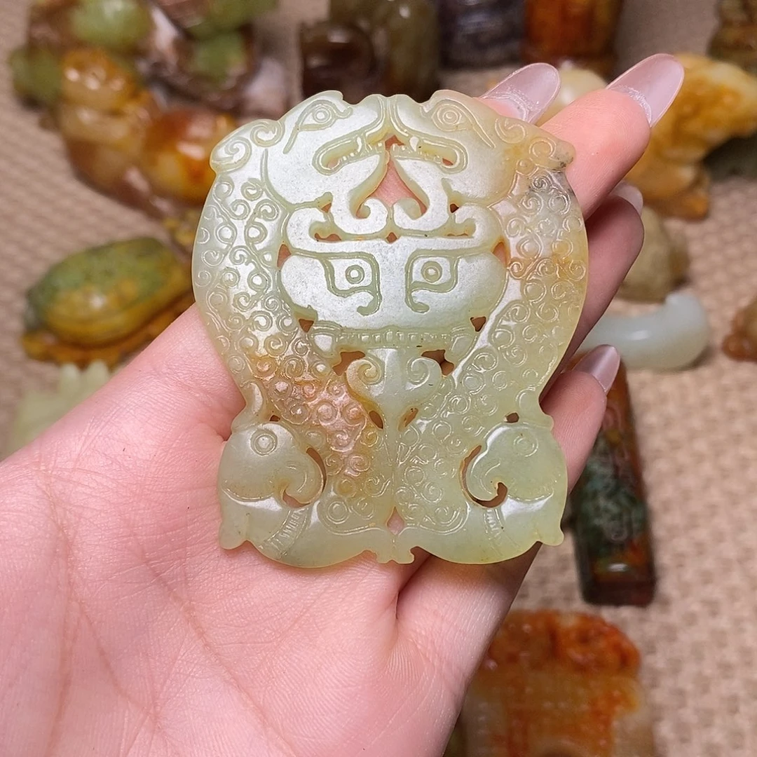 未镶嵌蛇纹石玉颈饰