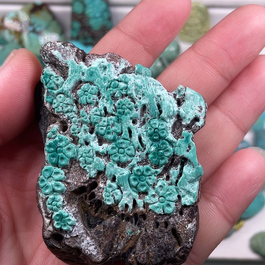 绿松石未镶嵌颈饰