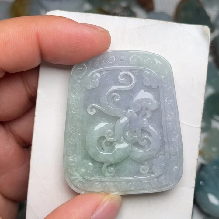 翡翠未镶嵌颈饰仿古龙