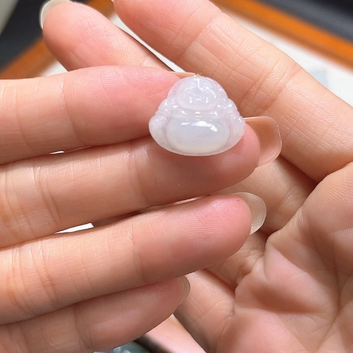 翡翠未镶嵌颈饰佛公