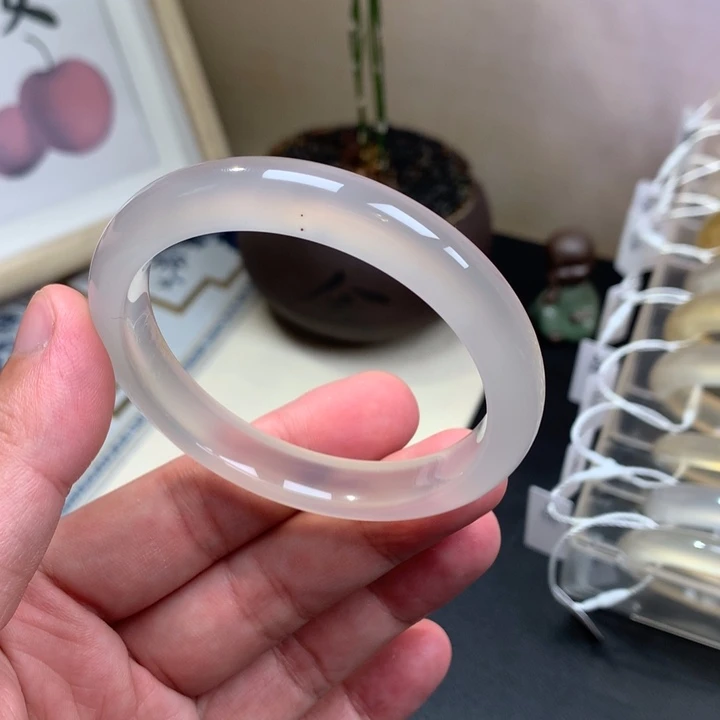 手镯玛瑙/玉髓未镶嵌