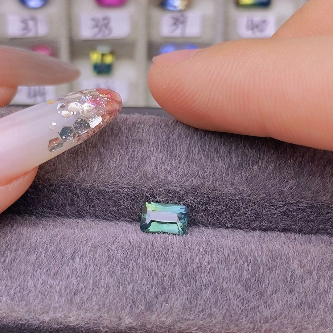 裸石蓝宝石青绿色玻璃体通透高级1.08ct/2770号