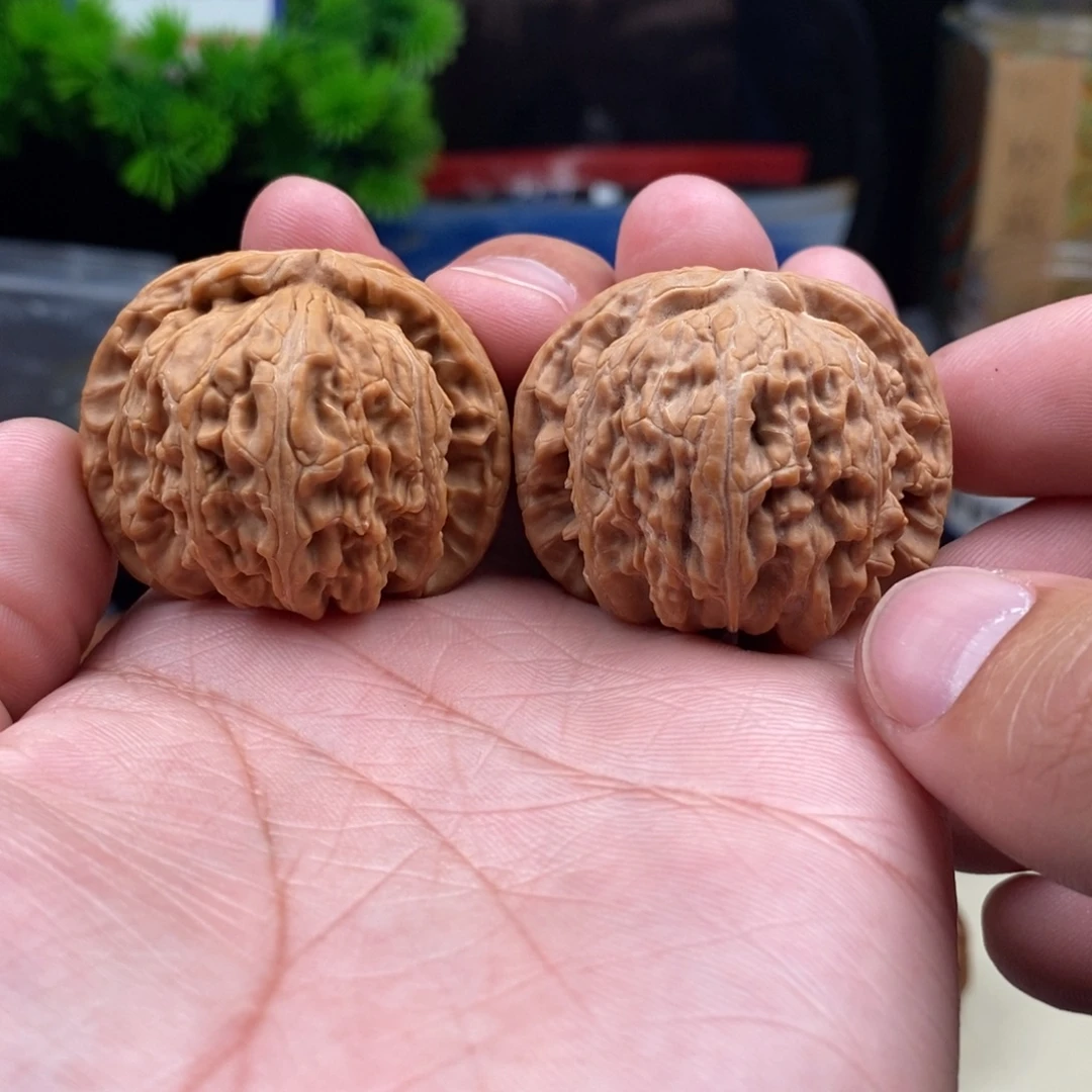 文玩核桃把件闷白40