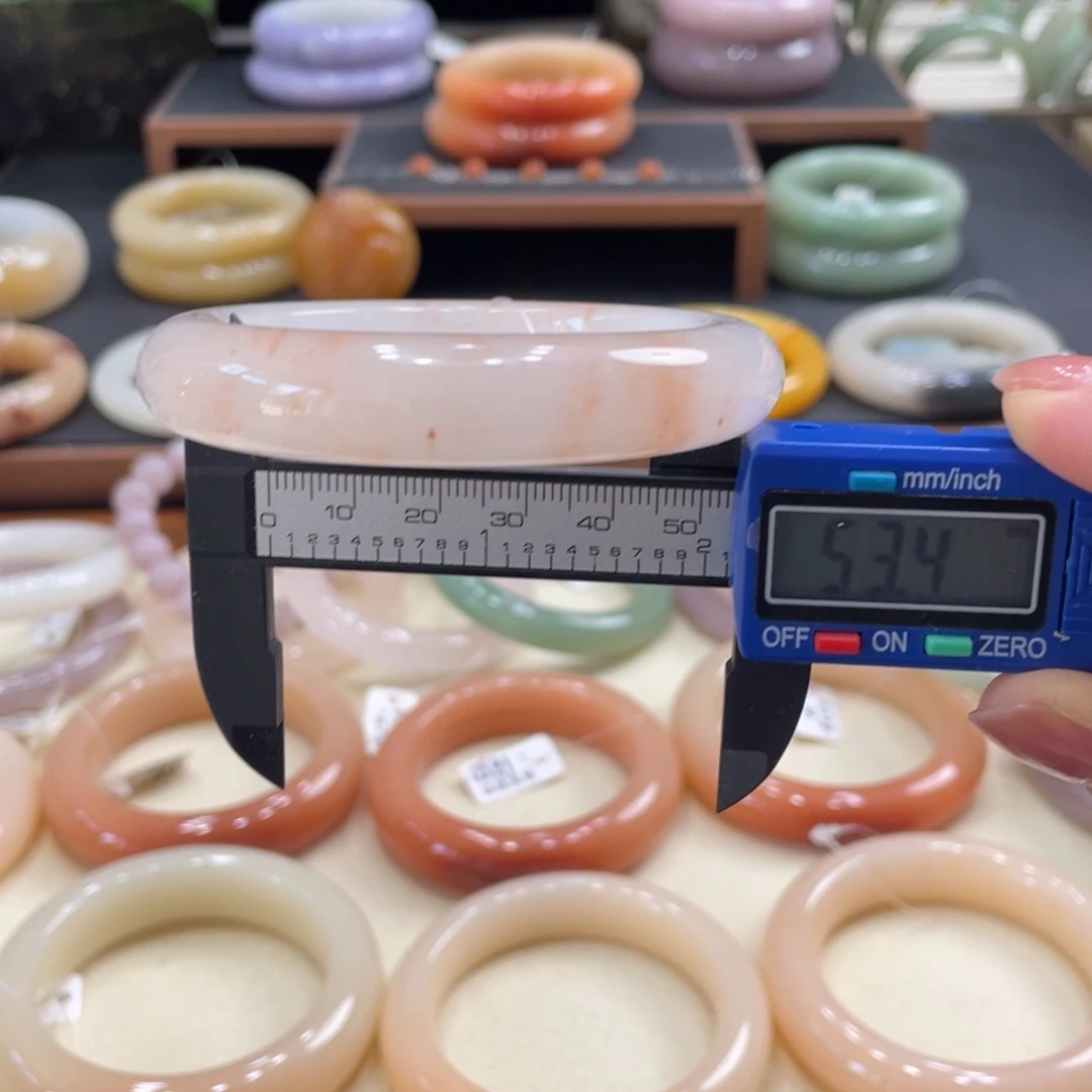 石英岩玉手镯未镶嵌
