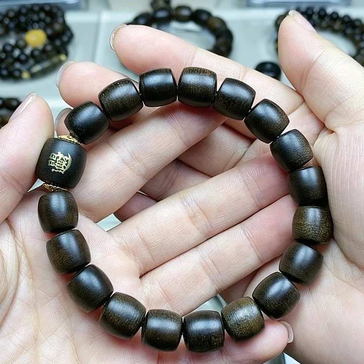 沉香手串有**点越南芽庄白奇楠沉水料