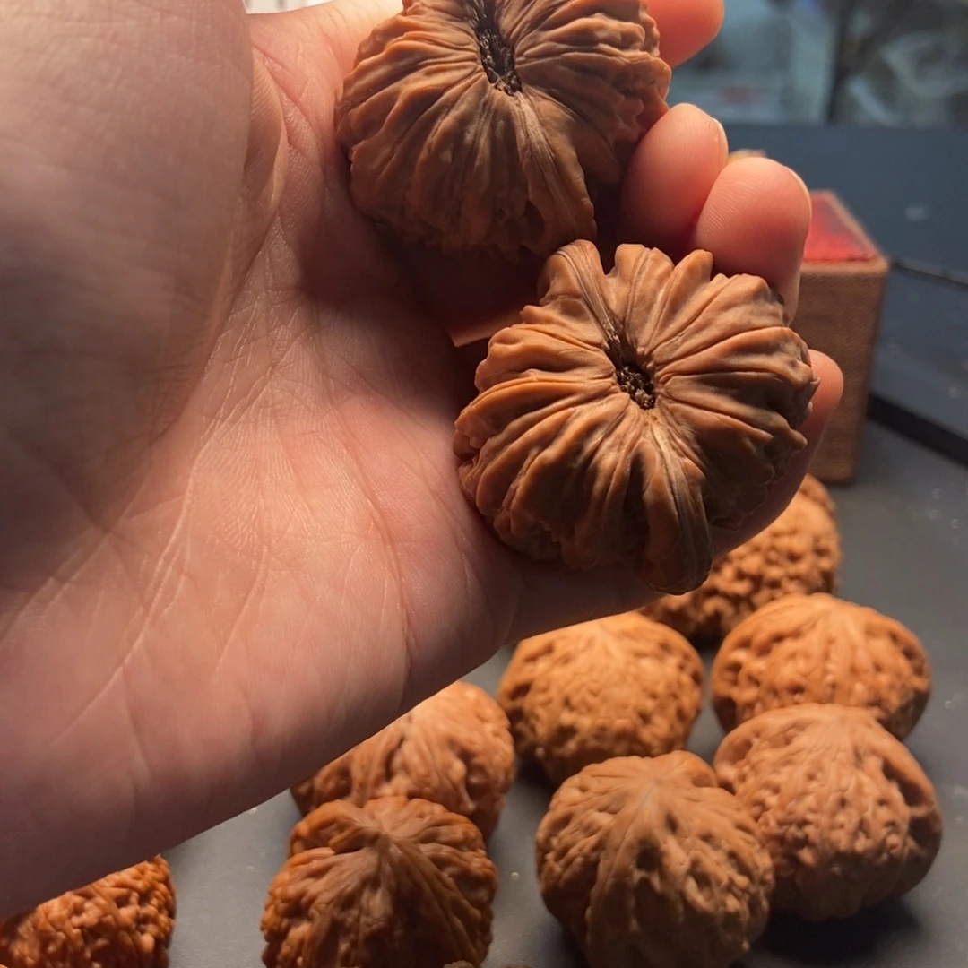 小***起文玩核桃吊坠楼王