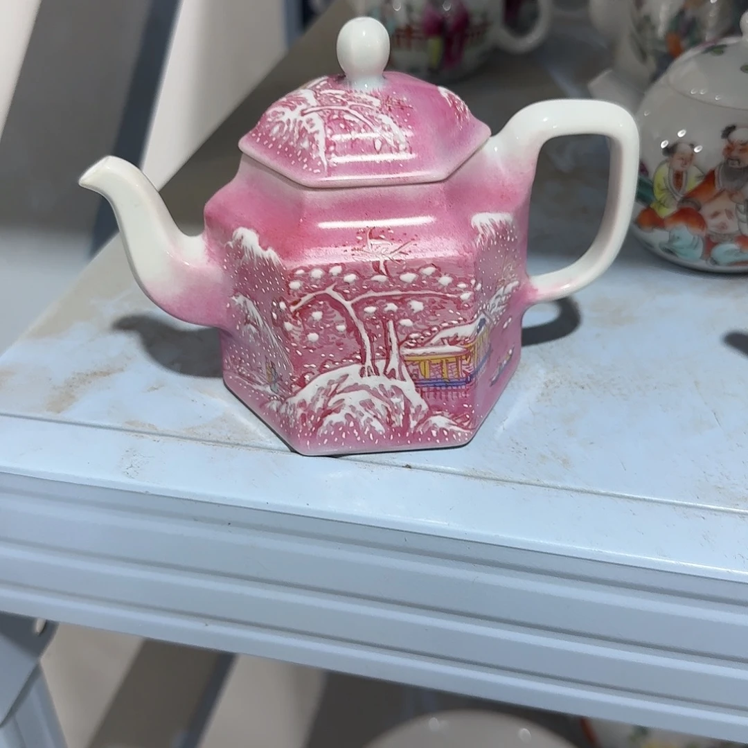 瓷片摆件等物品等都会