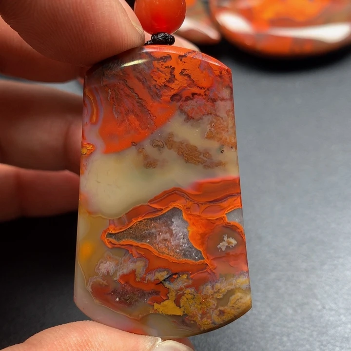 玛瑙/玉髓颈饰未镶嵌尘**。