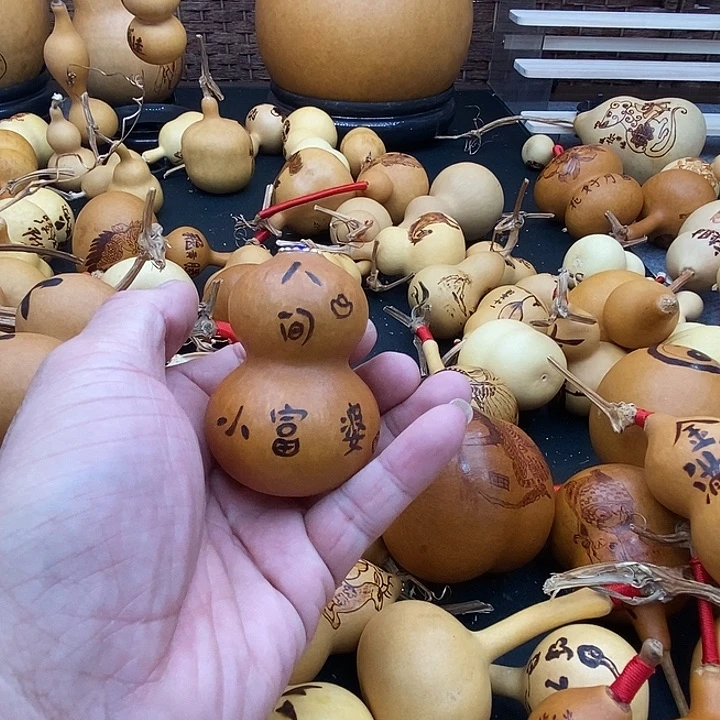 晨***）香榧木葫芦工艺品