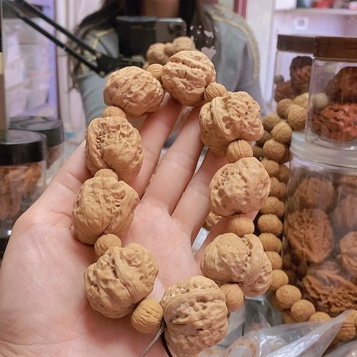 【闪购商品】文玩核桃把件一帆风顺手持身有黄