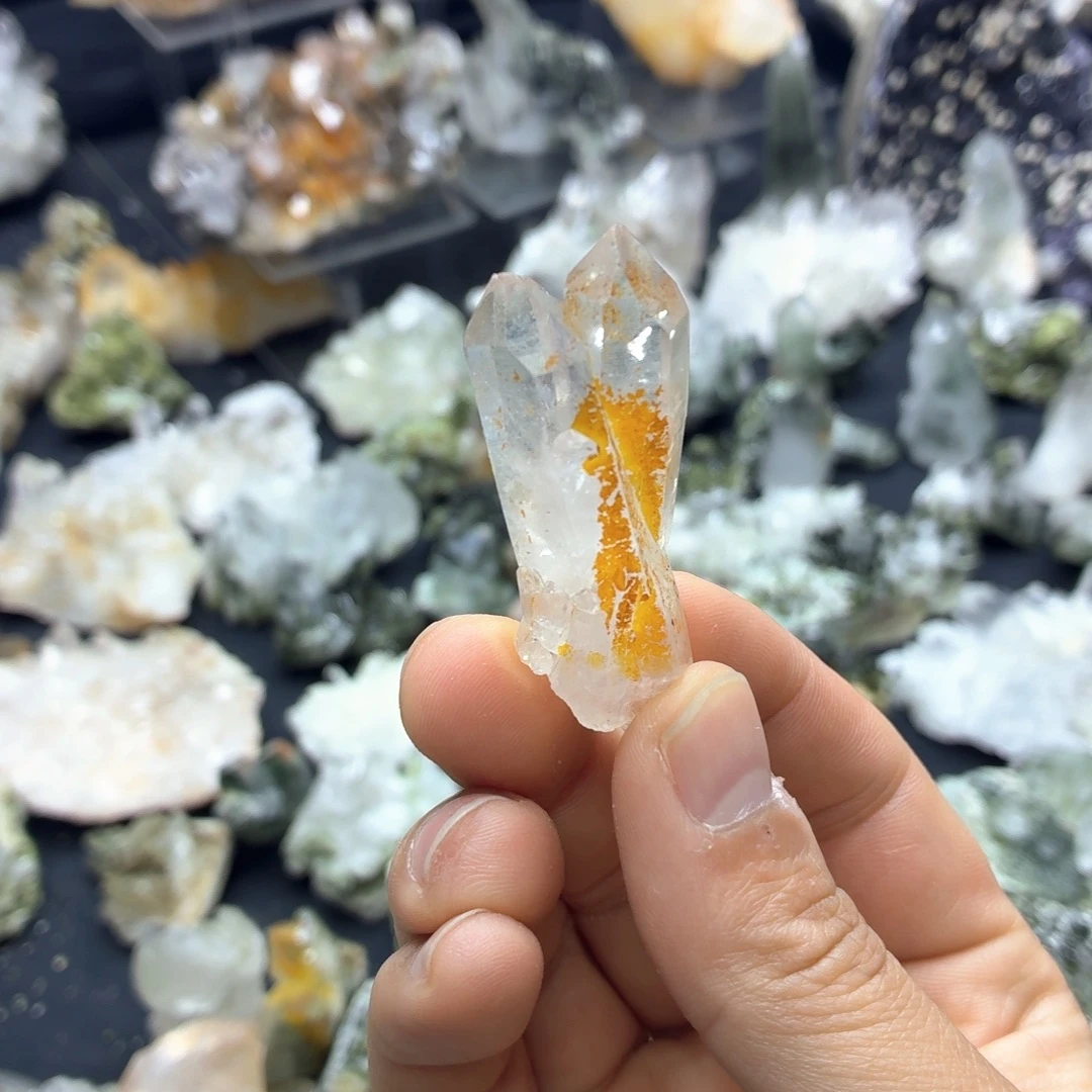 石材两个爱恨情仇的水晶