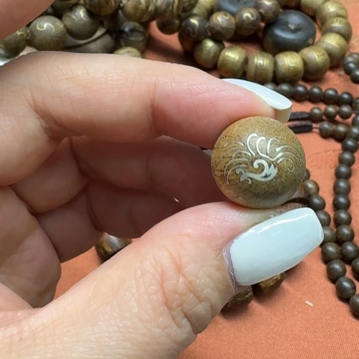 大叶紫檀（黑酸枝木类）