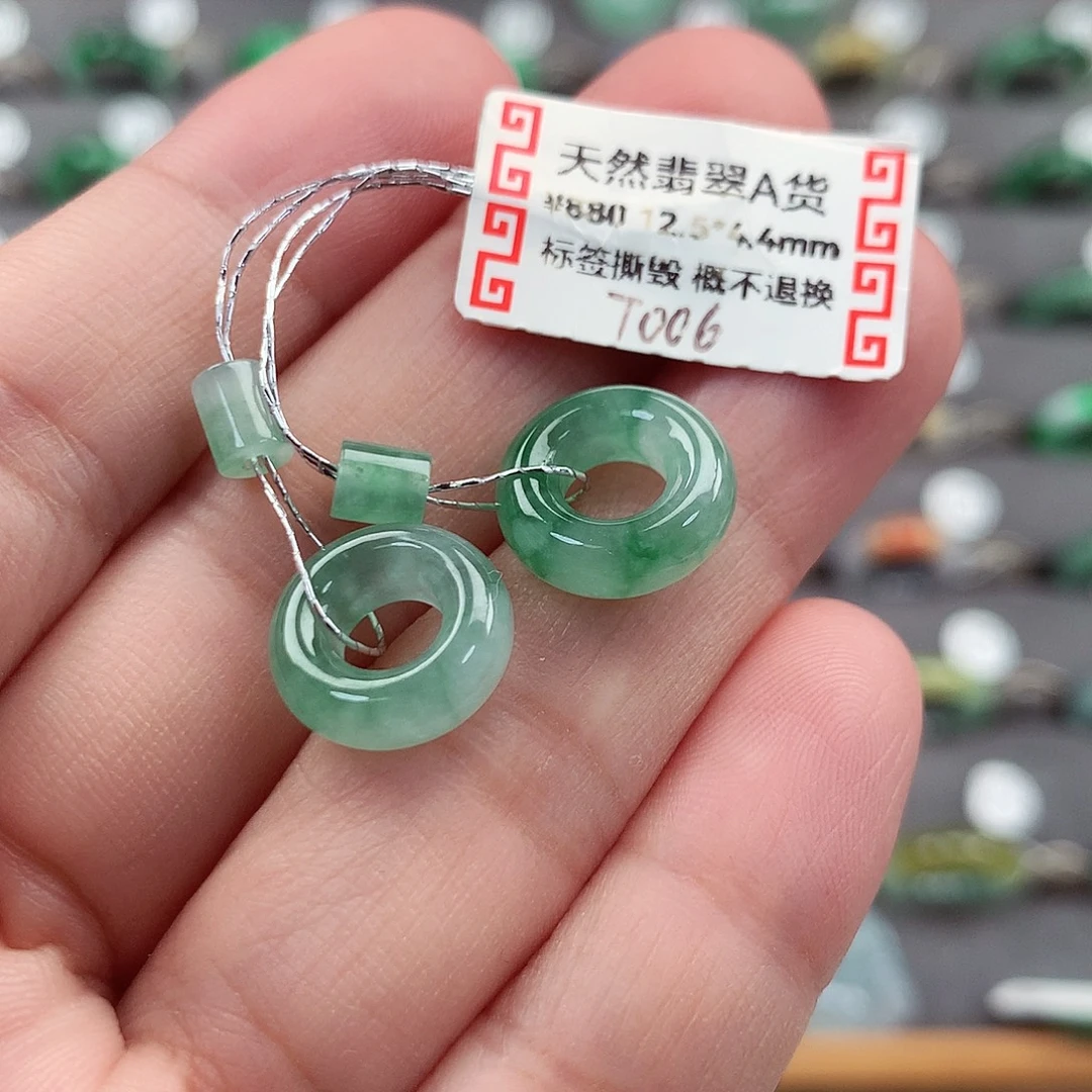 翡翠未镶嵌耳饰甜甜圈