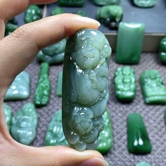 【闪购商品】颈饰未镶嵌和田玉