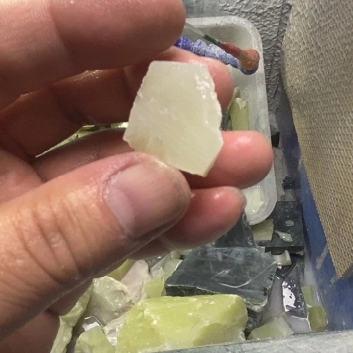 和田玉（黄玉）未镶嵌颈饰