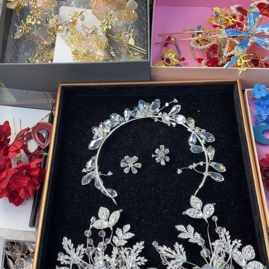 混合材质新娘头饰秀禾发饰