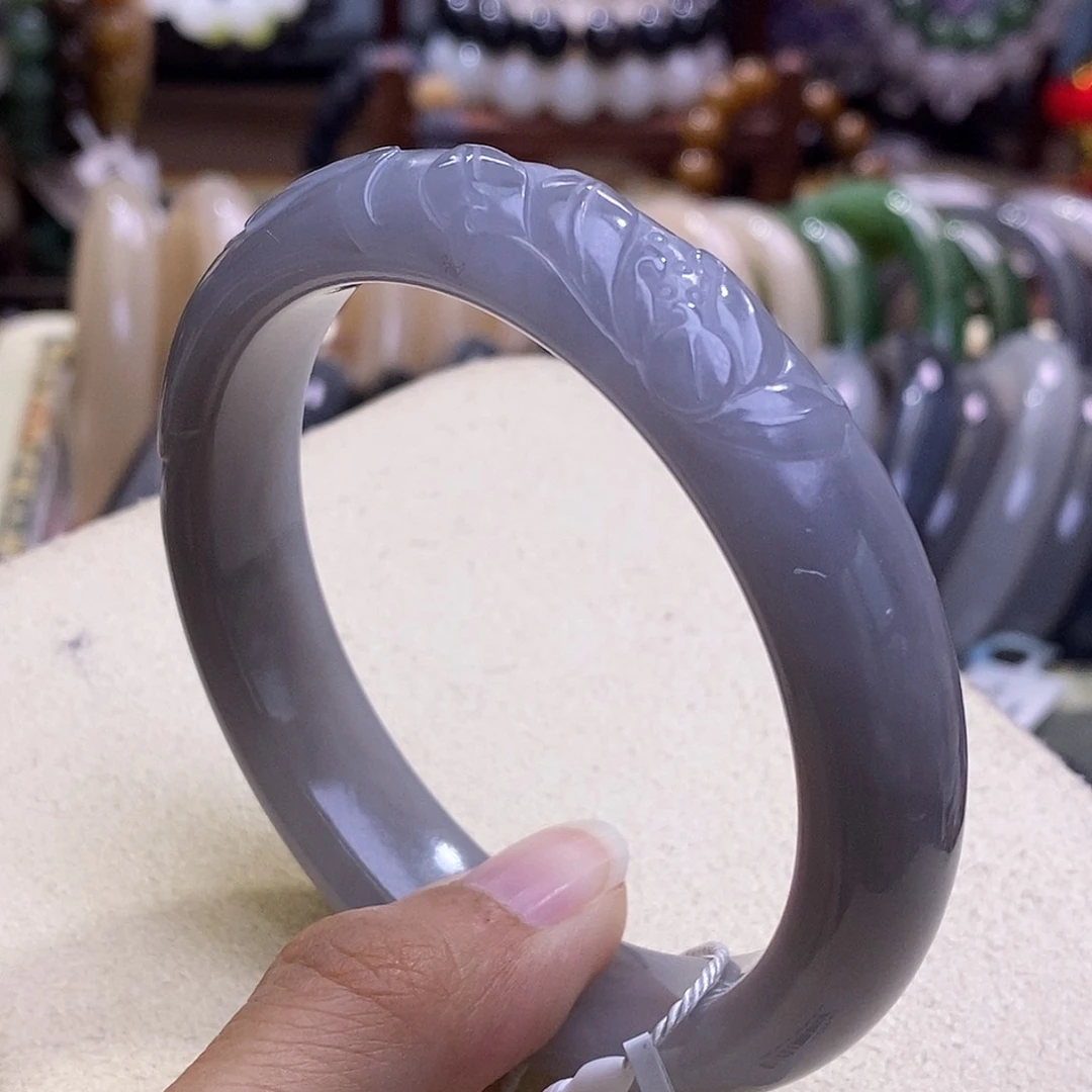 颈饰未镶嵌和田玉60毕业级老矿料浓烟紫莲花手镯