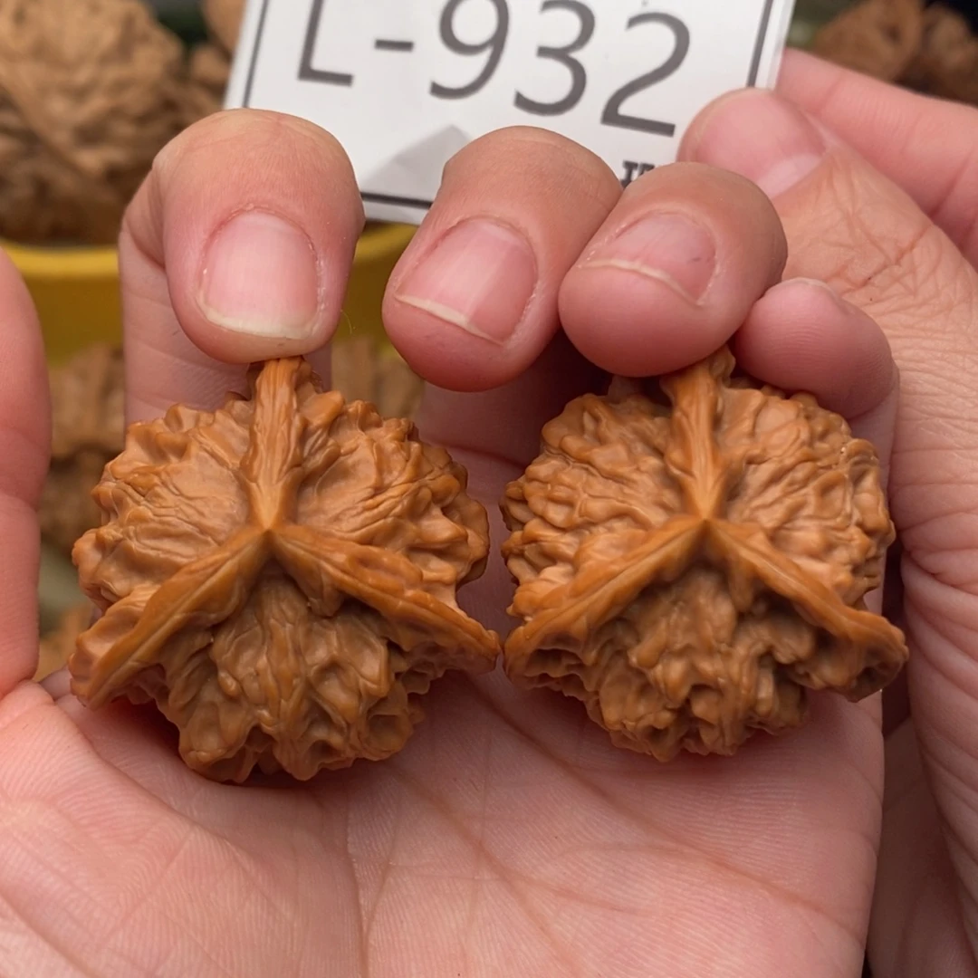 把件文玩核桃盘山奔35…..