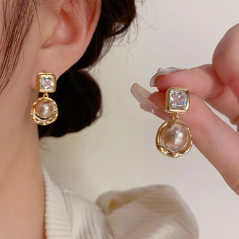 铜合金仿珍珠耳饰 气质时尚独特几何珍珠耳坠s925银针锆石耳饰