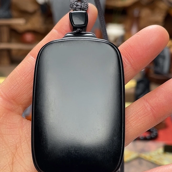 和田玉（墨玉）未镶嵌挂件色标级66克