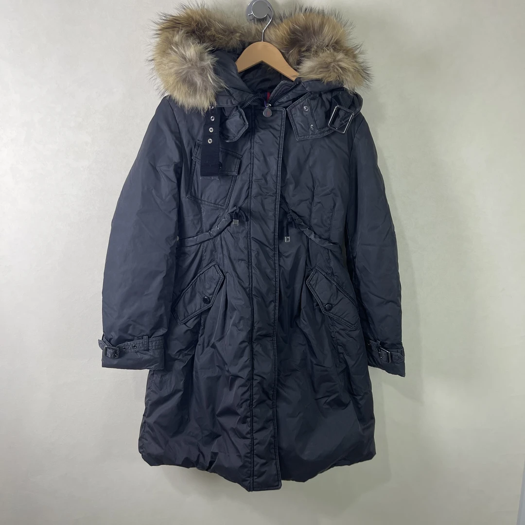 90新 MONCLER 长款黑色毛领羽绒服 2码