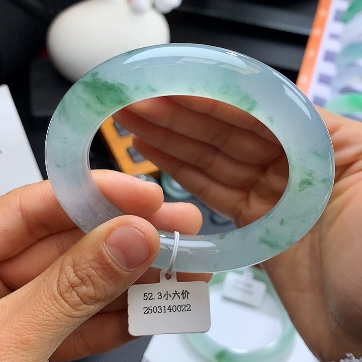 未镶嵌手镯翡翠52.3冰晴水飘花圆条