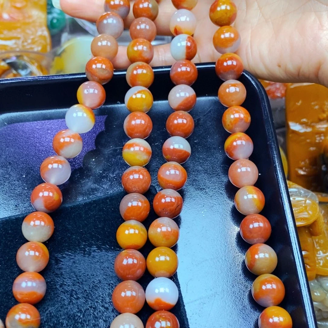 未镶嵌石英质玉（黄龙玉）颈饰