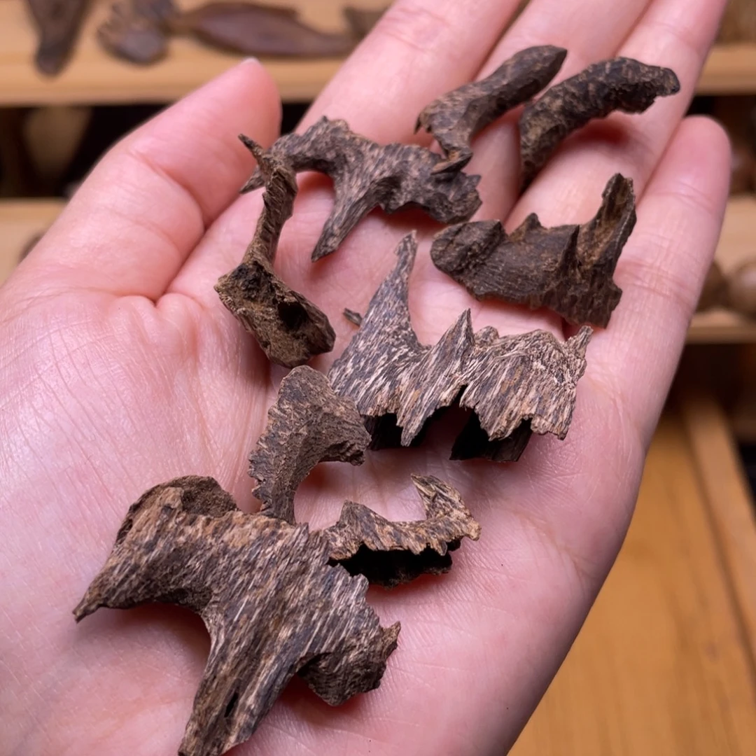 5.2克海南大山淳化鸡母虫漏香