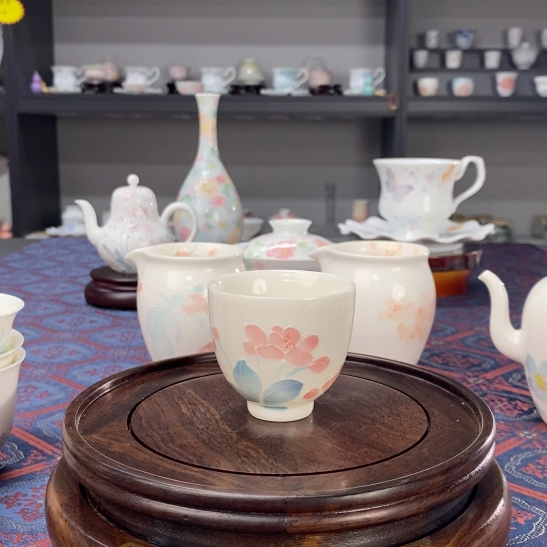 海棠花品茗杯手绘釉下高温