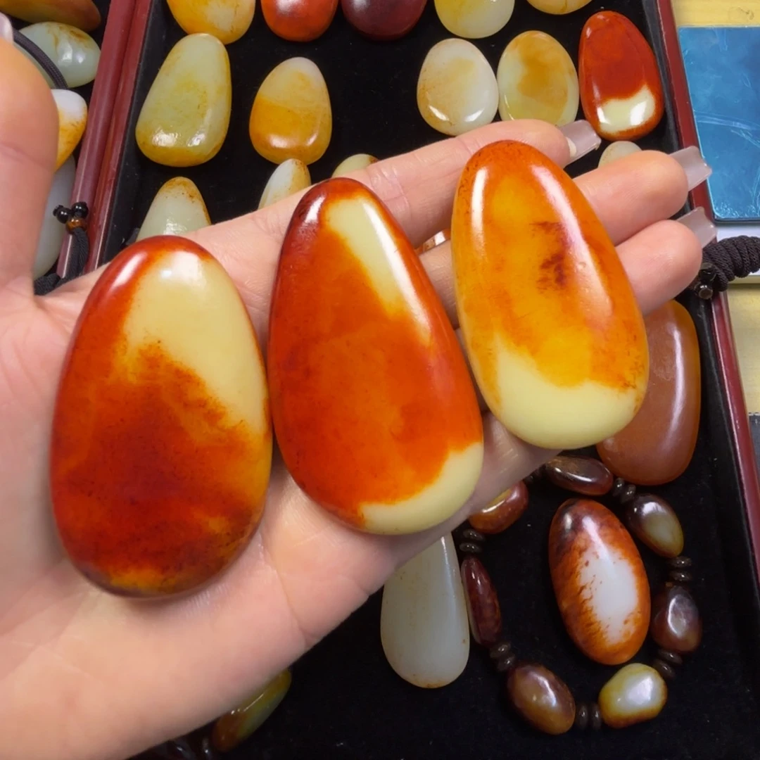 开***天和田玉未镶嵌颈饰