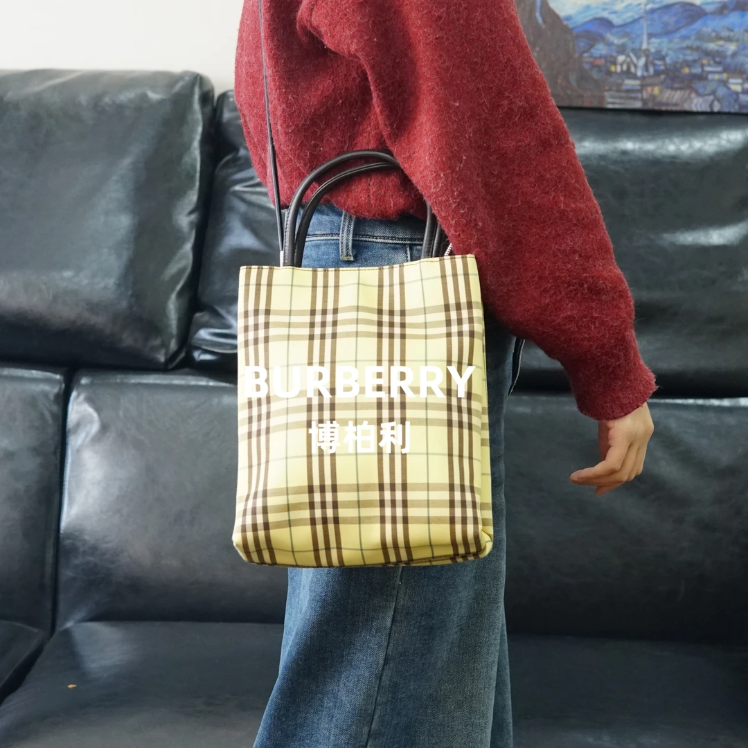 95新 BURBERRY/博柏利 巴宝莉 格纹斜挎包/FYJJ12610804/0804