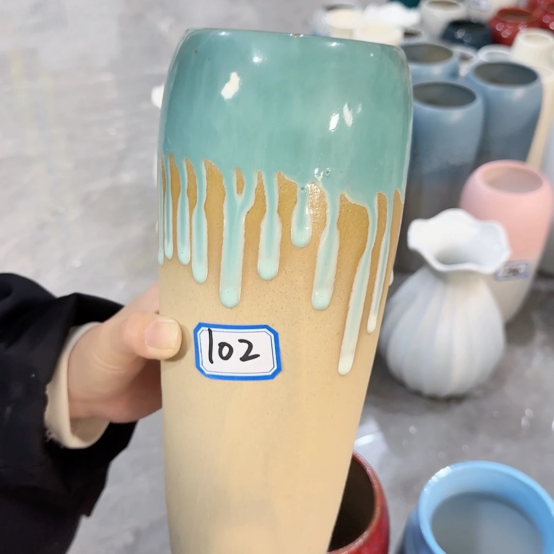 瓶102号复古陶瓷高25厘米瑕疵一个