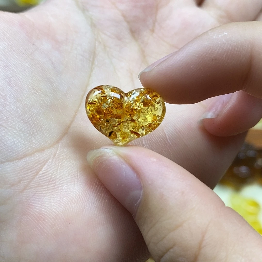 琥珀未镶嵌珠宝奇石