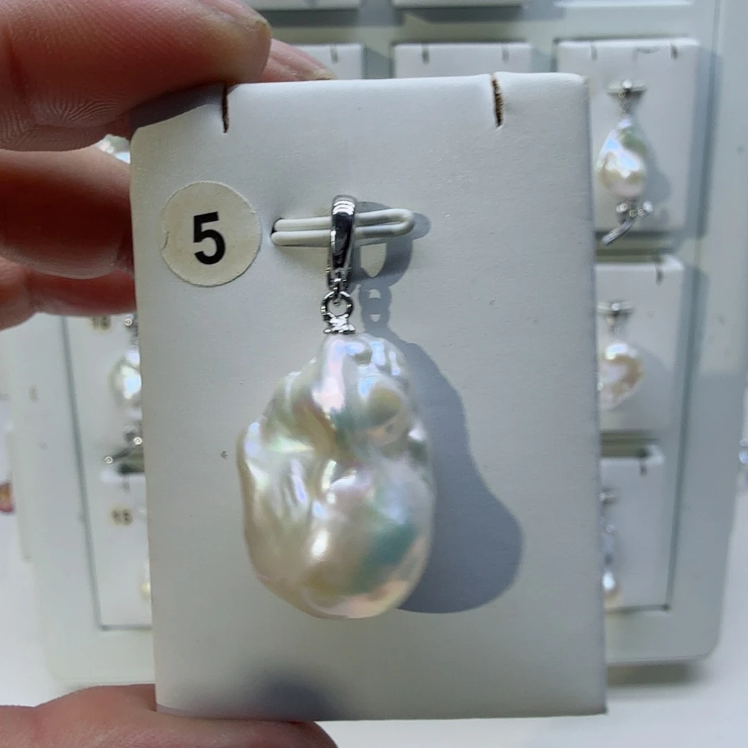 淡水珍珠合金颈饰