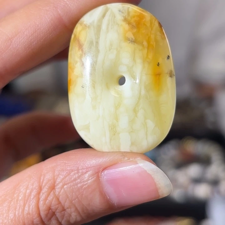 蜜蜡未镶嵌颈饰蜜蜡