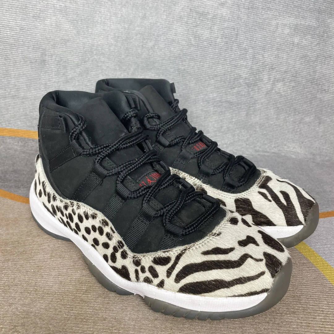 95新 maje 41码 AJ11 复刻 康扣 篮球鞋 豹纹 黑色 无盒