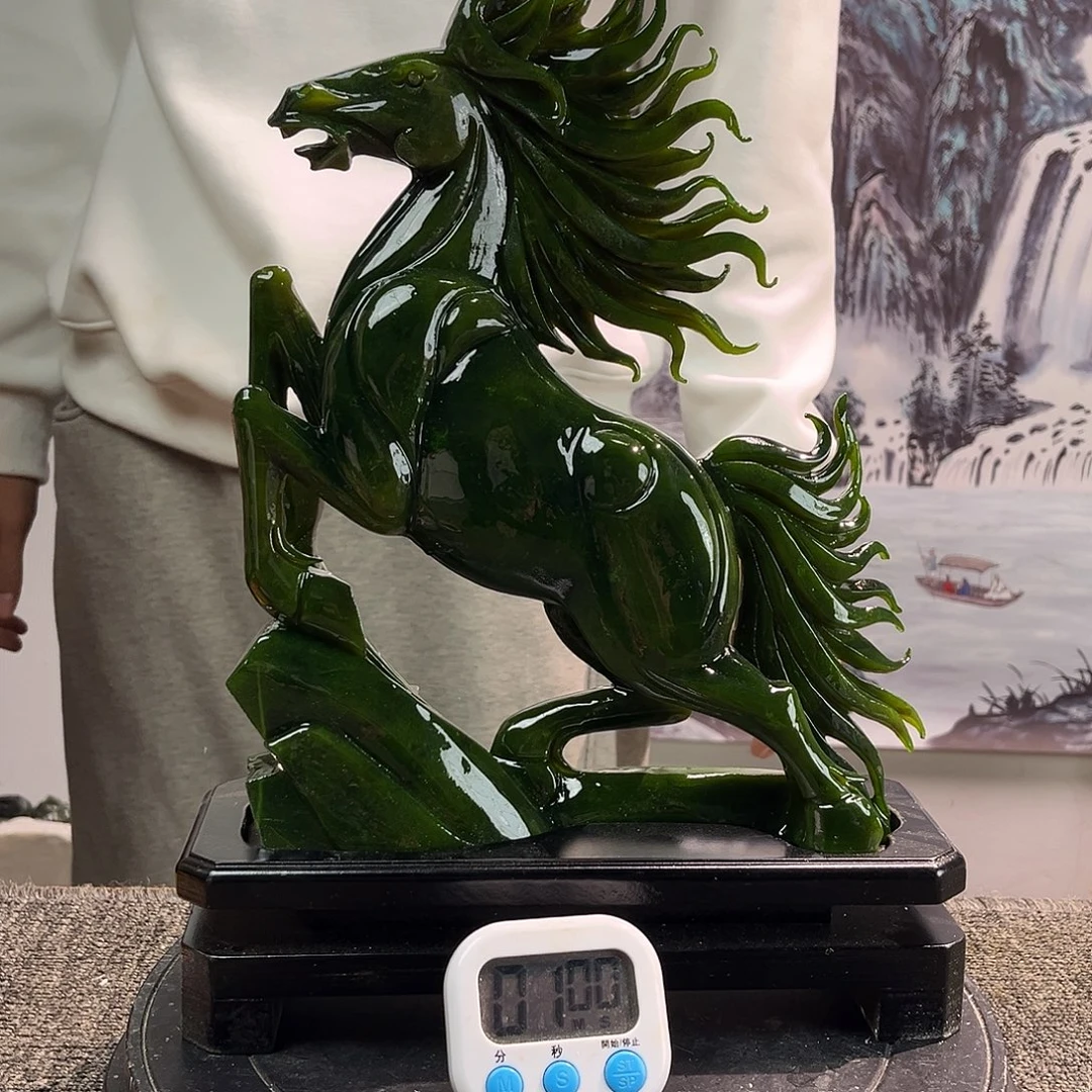 鹿***玉玉摆件绿色带底座