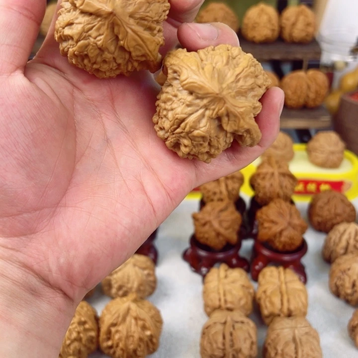 文玩核桃吊坠全品龙鼎