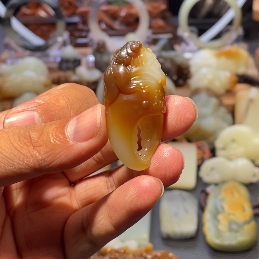 和田玉（糖玉）未镶嵌挂件