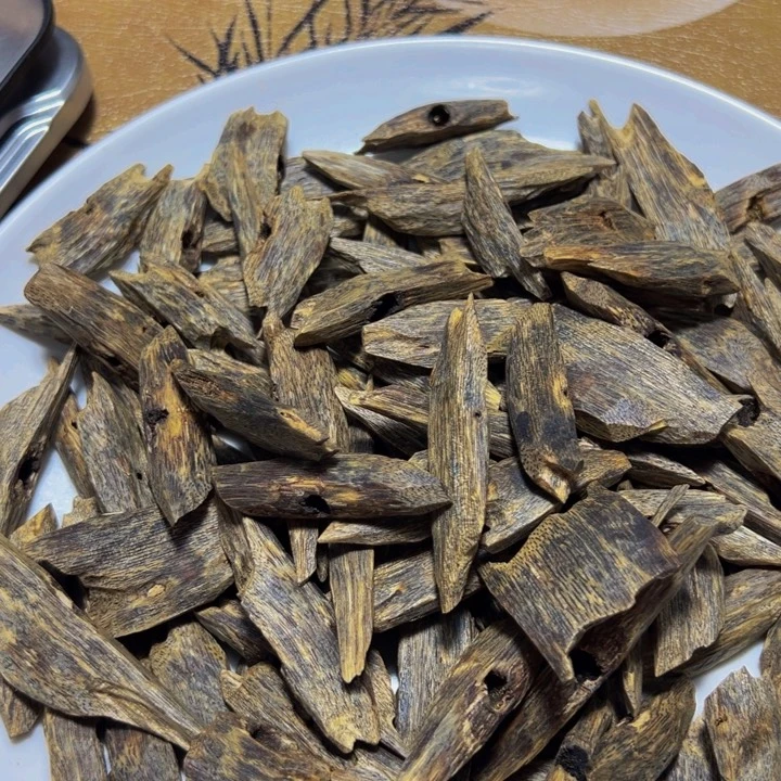 精***I沉香沉香碎屑蓝宝石老料50g