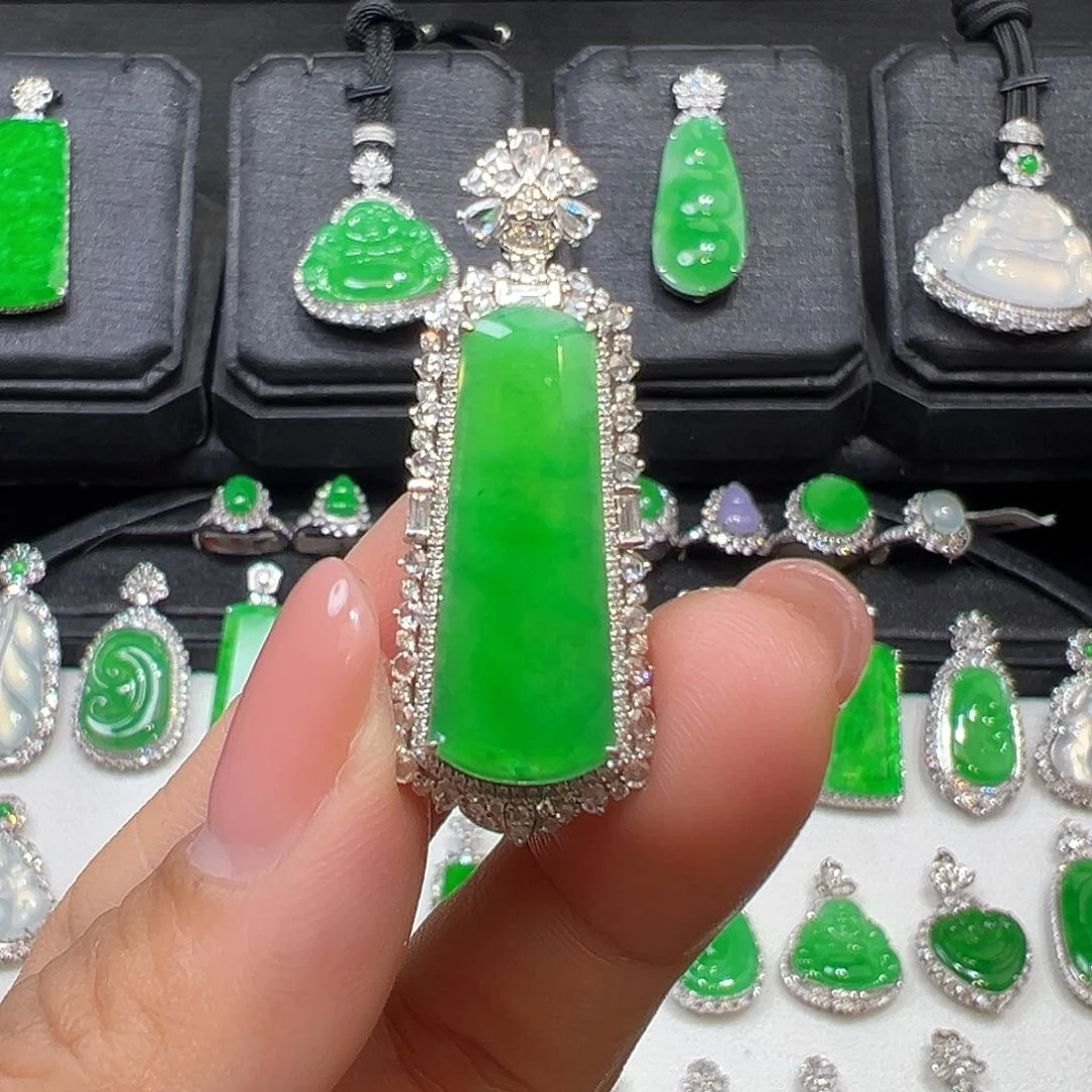 翡翠颈饰18K金镶嵌收到货48小时鉴赏期