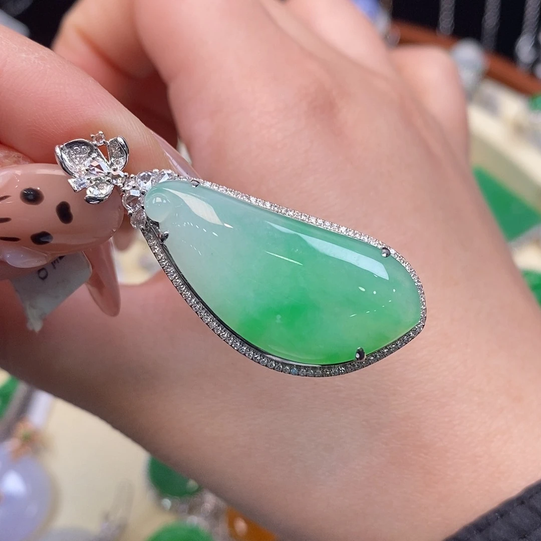 翡翠吊坠(不含链)18K金镶嵌福瓜