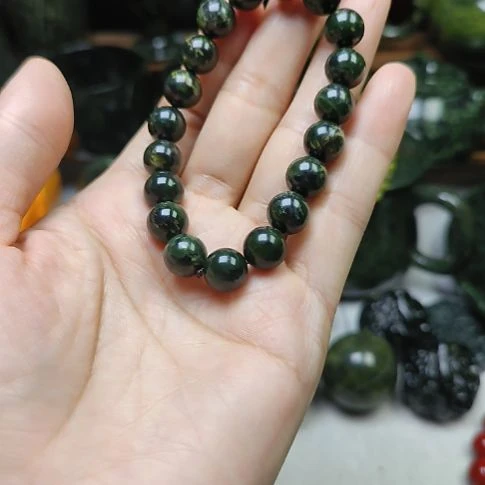 蛇纹石玉未镶嵌卡