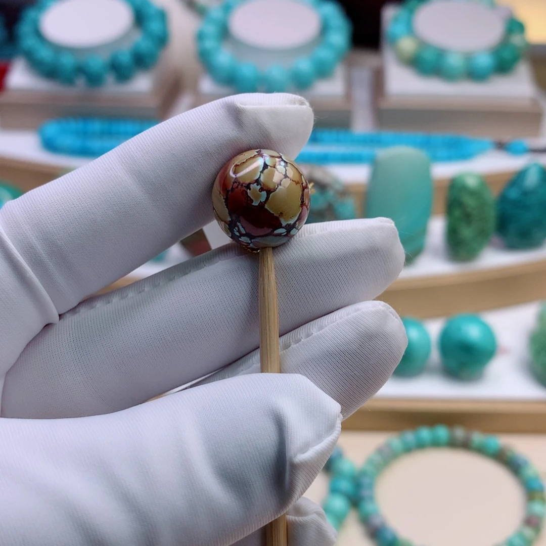 未镶嵌绿松石颈饰