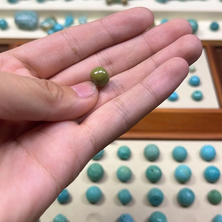 绿松石未镶嵌绿松石