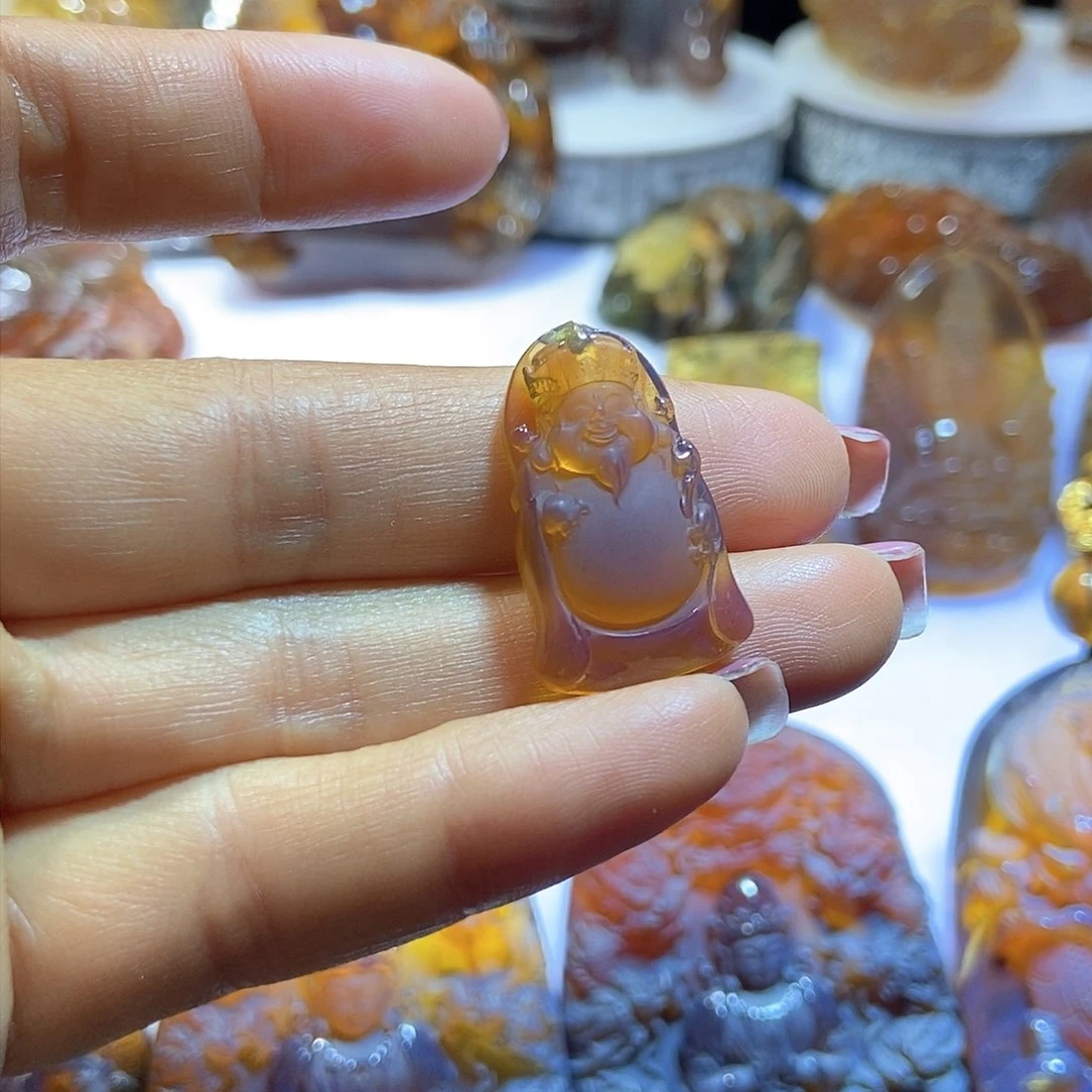 琥珀颈饰未镶嵌财神