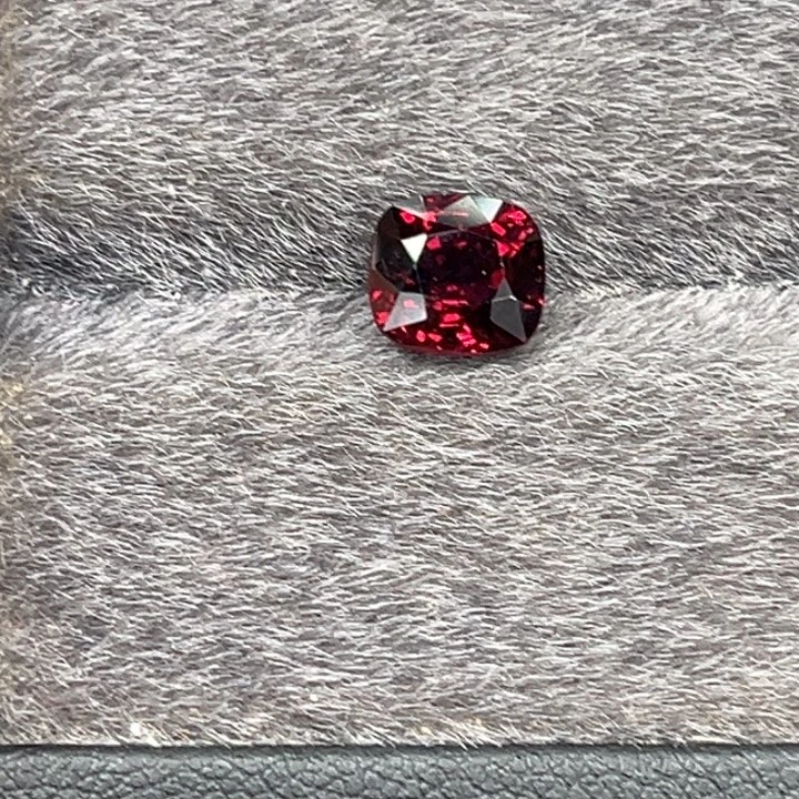 尖晶石裸石1.64克拉玫红色