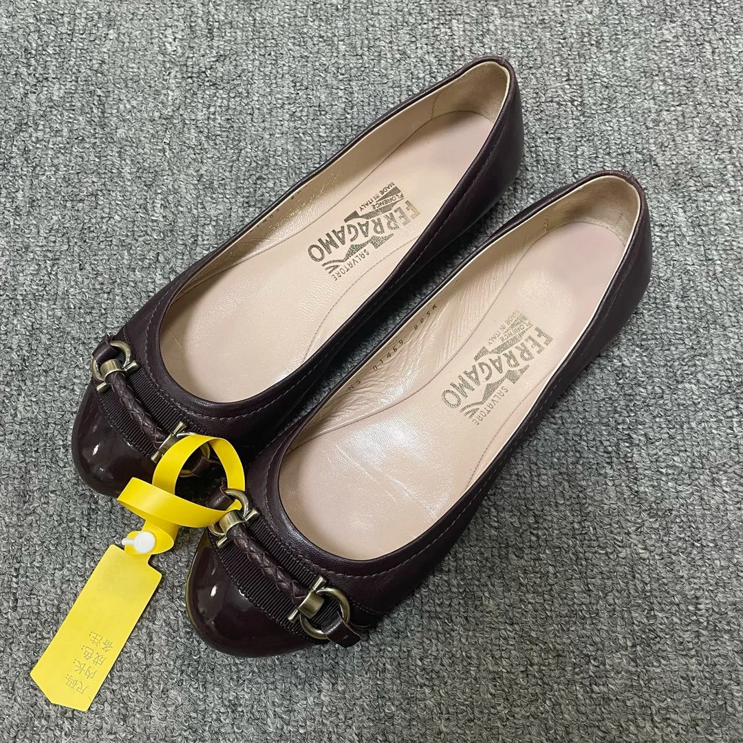 95新 FERRAGAMO/菲拉格慕 休闲单鞋  37.5码/8804