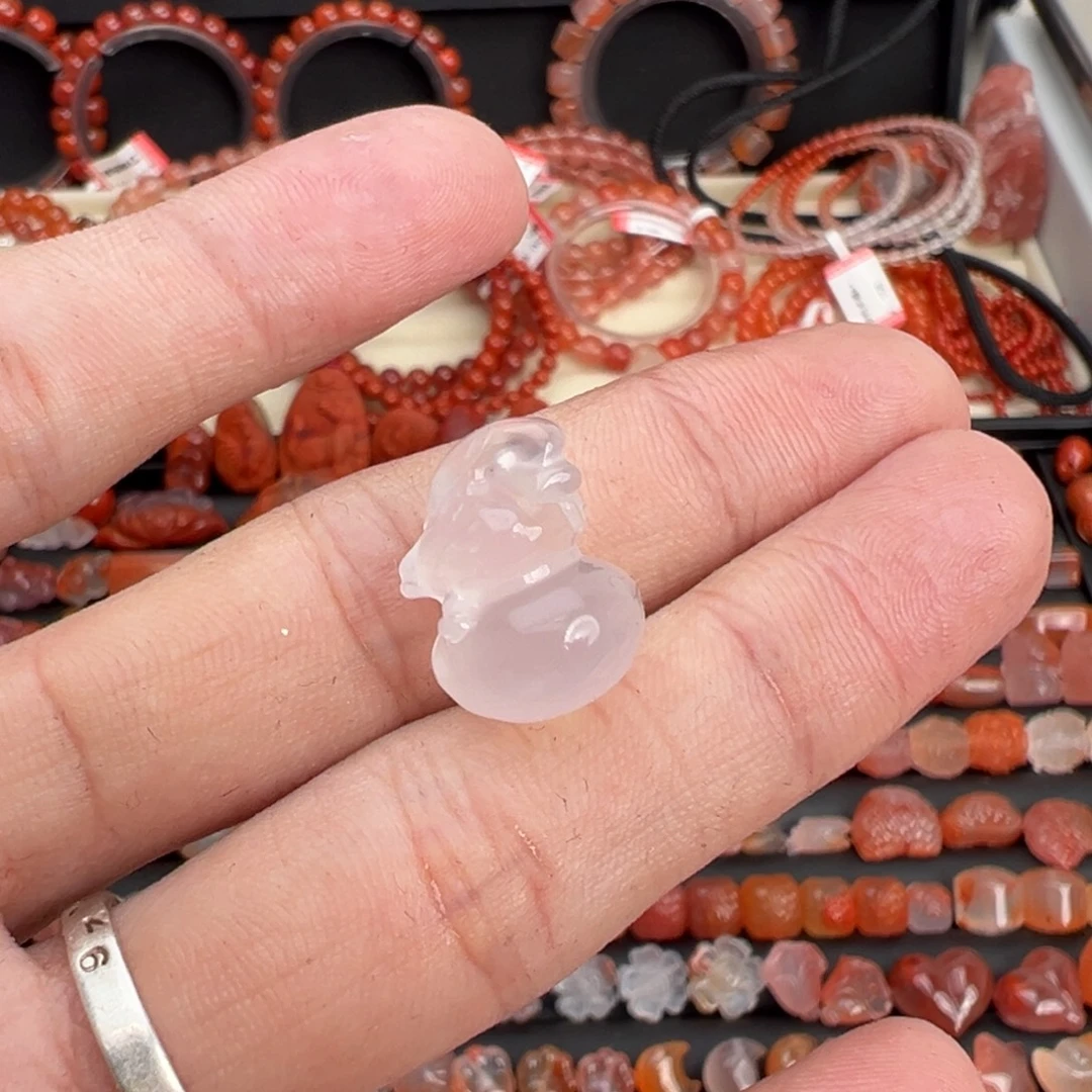 南红玛瑙未镶嵌颈饰葫芦